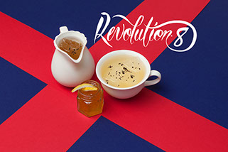 Photo du cocktail de Tigre Blanc, Revolution 8, avec titre typo